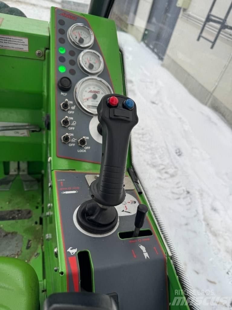 Avant R 28 Mininakladače