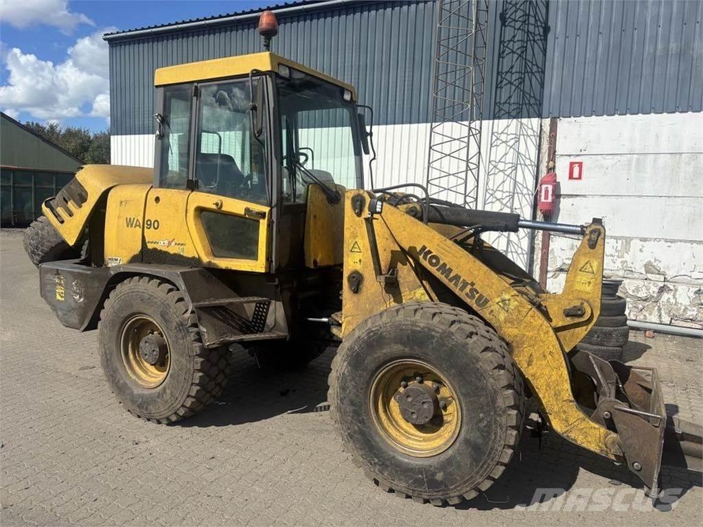 Komatsu WA90-3 Víceúčelové nakladače