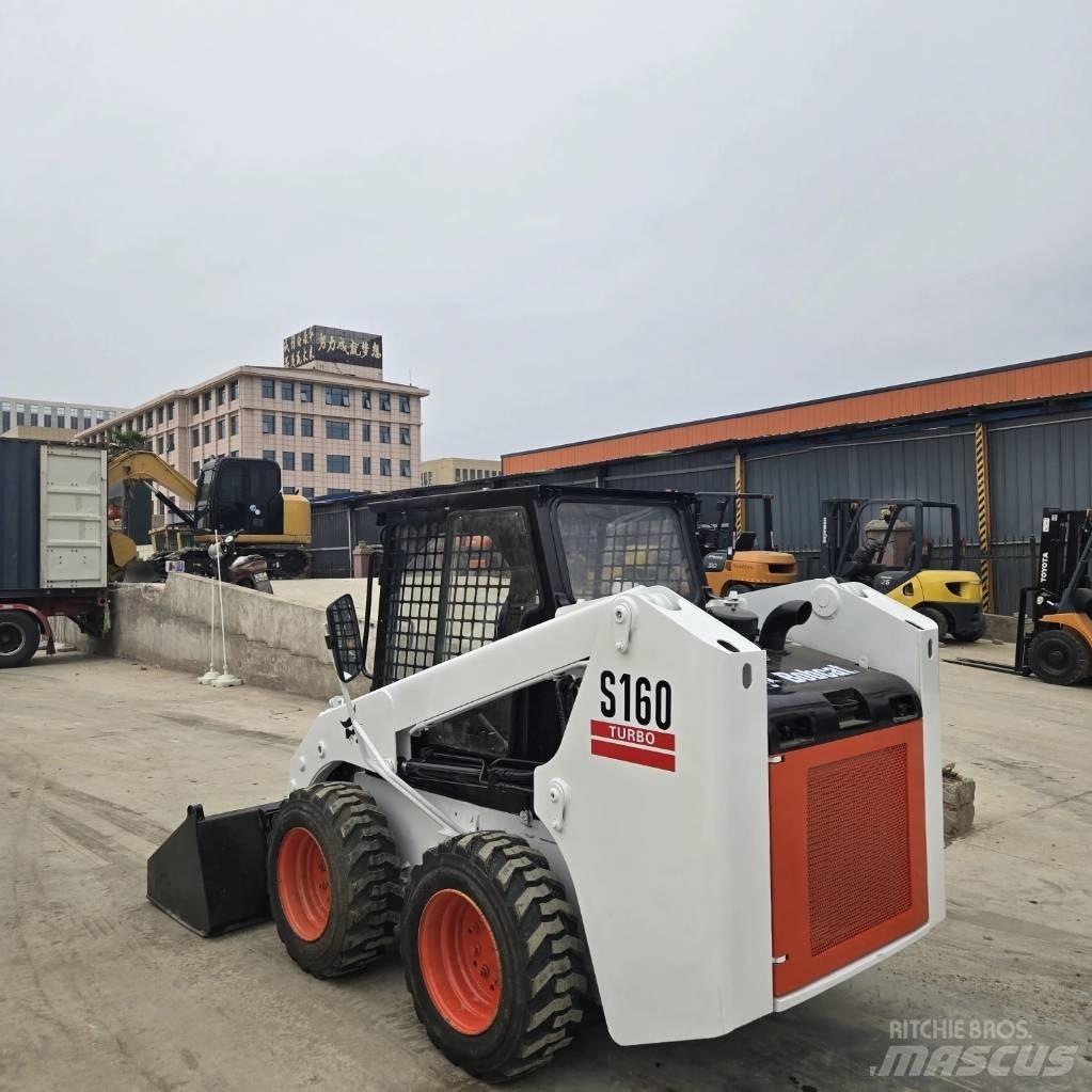 Bobcat S 160 Smykem řízené nakladače