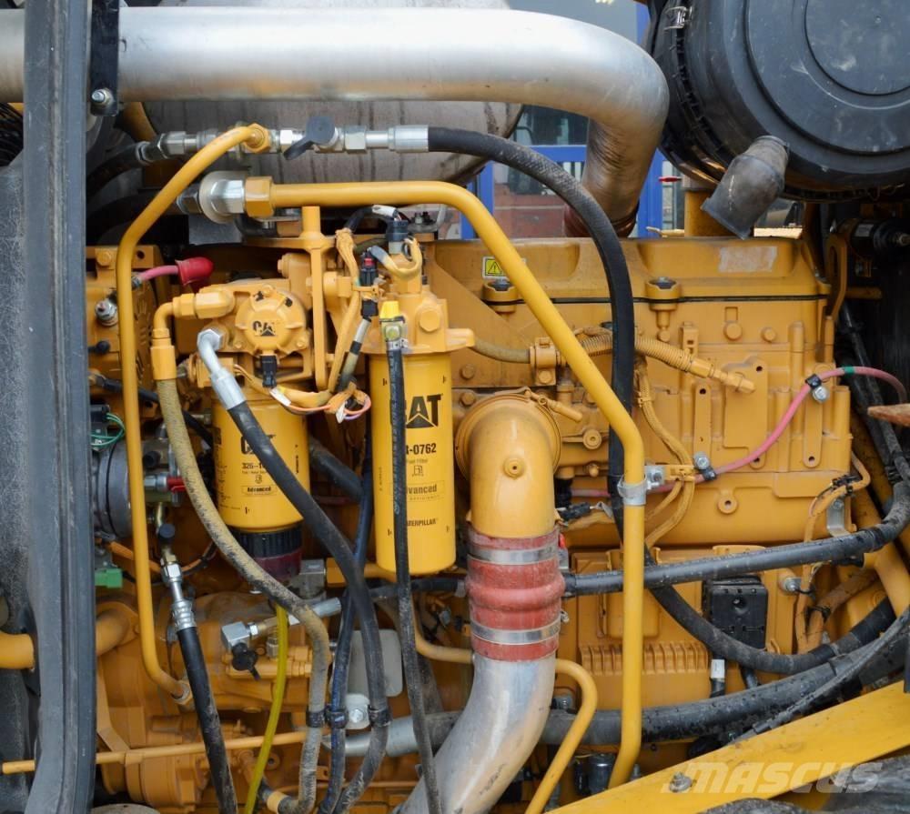 CAT 966H Kolové nakladače