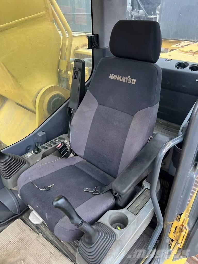 Komatsu PC490-10 Pásová rýpadla