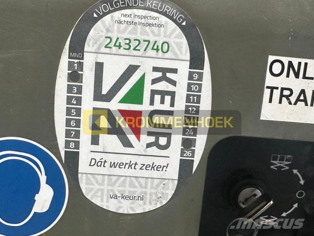 JLG M 3369 Nůžková zvedací plošina