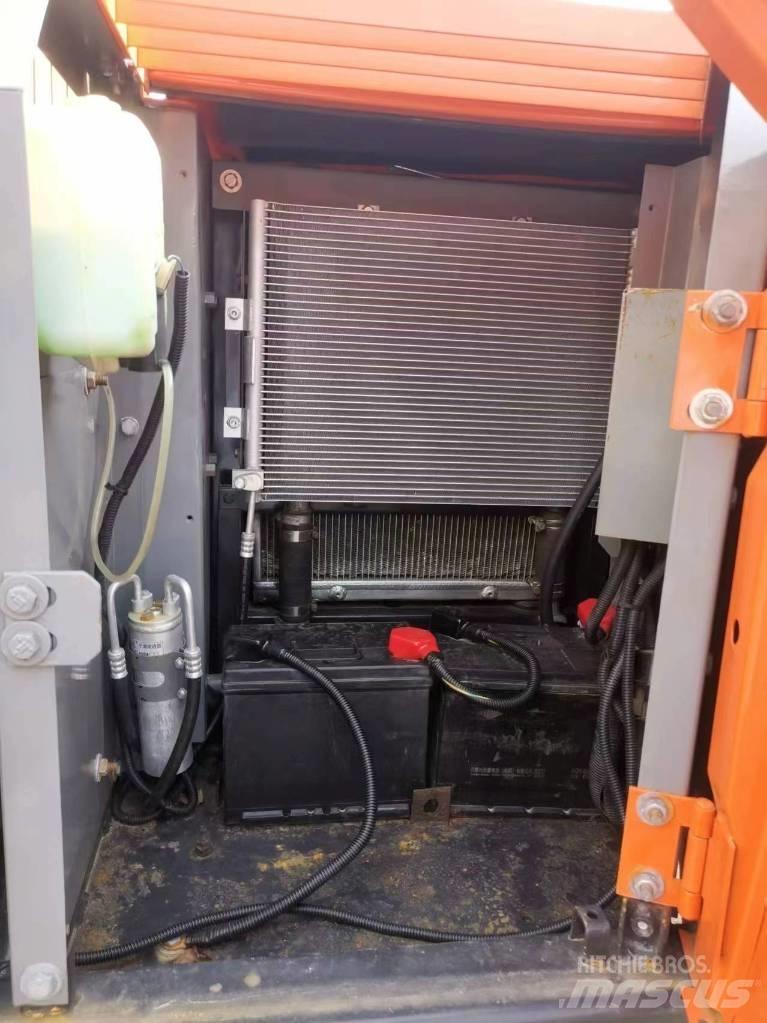 Hitachi ZX 70-5A Midi rýpadla 7t - 12t