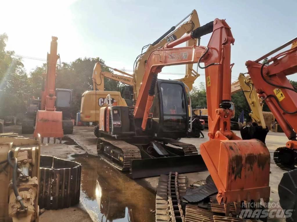 Hitachi ZX 70-5A Midi rýpadla 7t - 12t