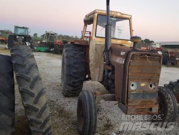 Massey Ferguson 275 Traktory