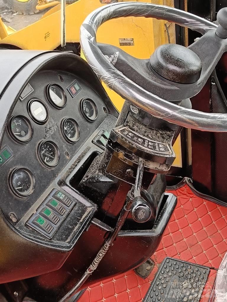 CAT 966 H Kolové nakladače