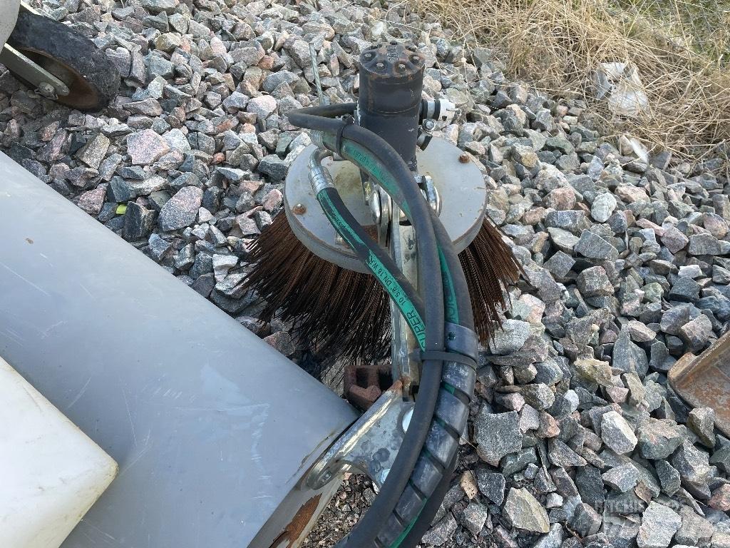 Holms SU 215 Zametací kartáče