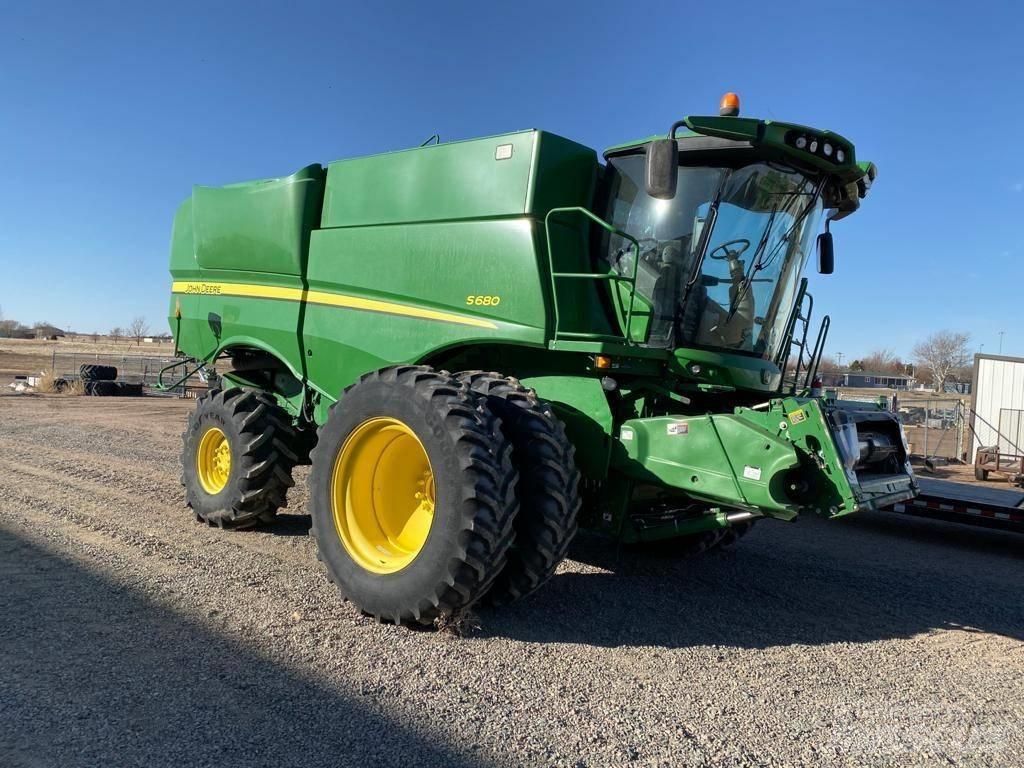 John Deere S 680 Sklízecí mlátičky