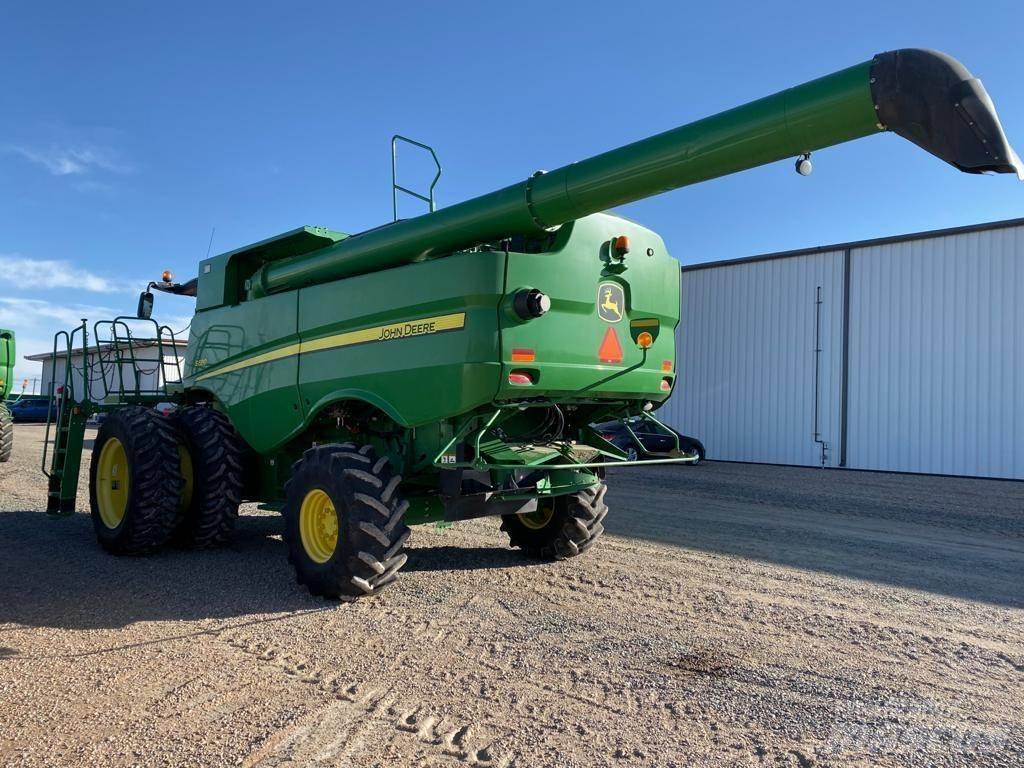 John Deere S 680 Sklízecí mlátičky