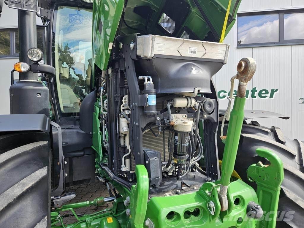 John Deere 6R195 Traktory