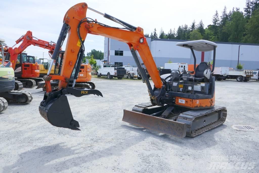 Hitachi ZX40U-3 Mini rýpadla < 7t
