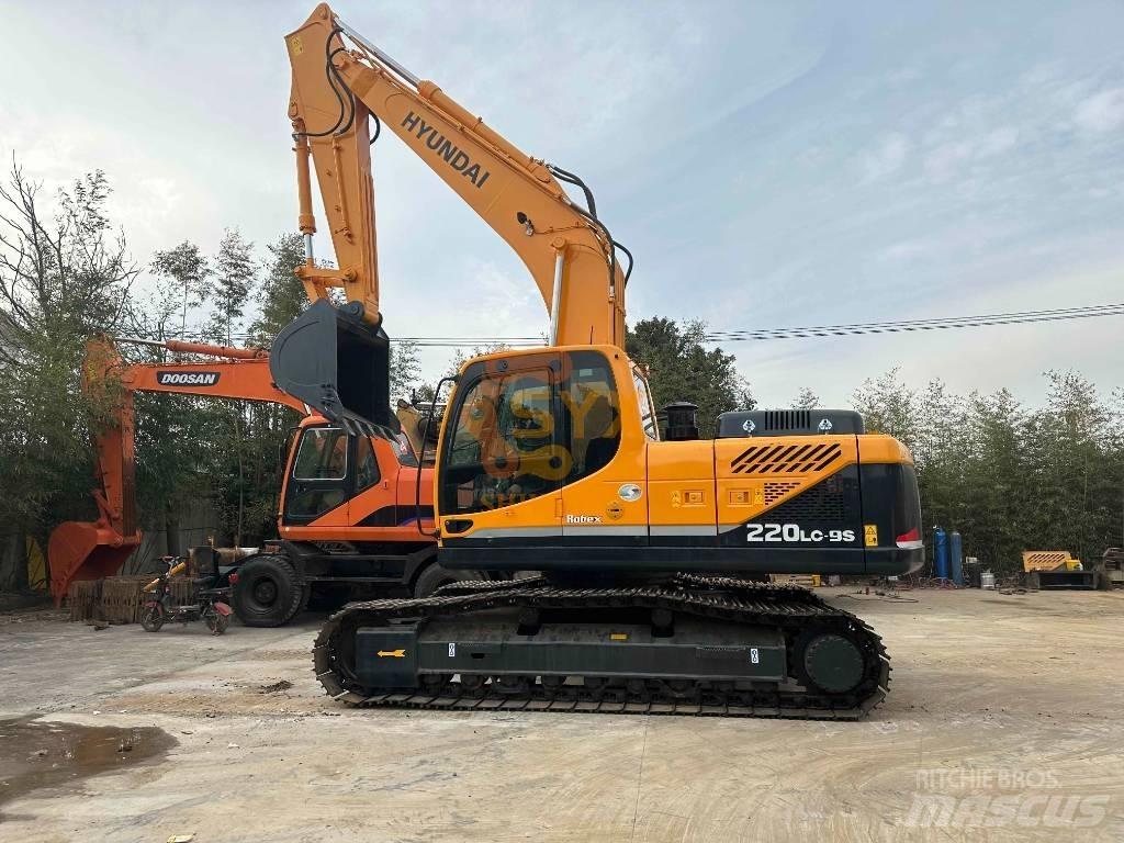Hyundai R220 Pásová rýpadla