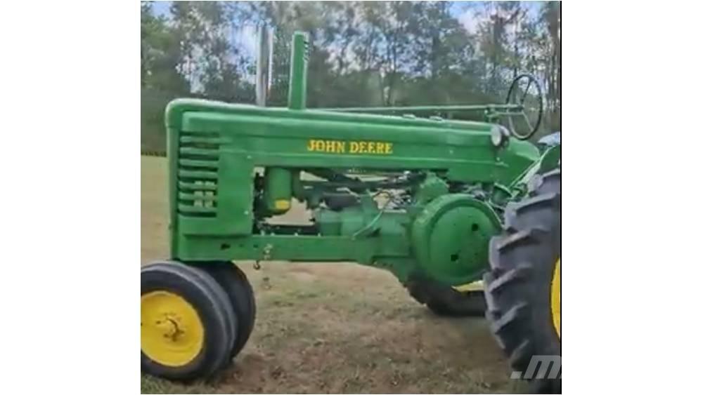 John Deere A Traktory