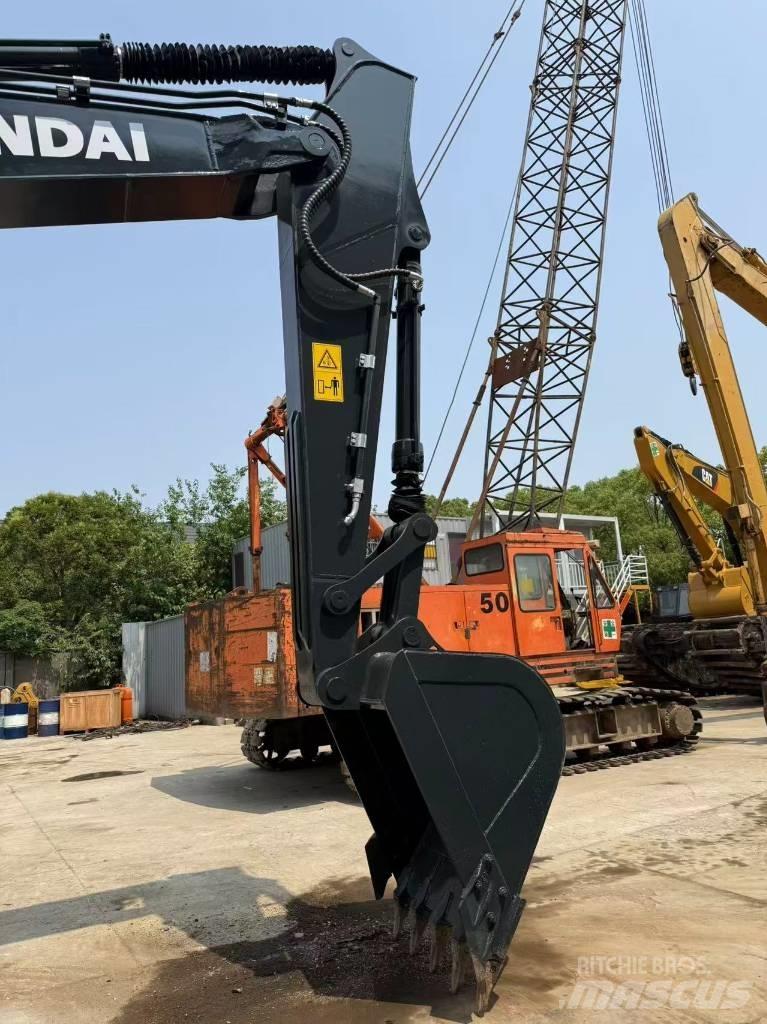 Hyundai R220LC-9S Midi rýpadla 7t - 12t