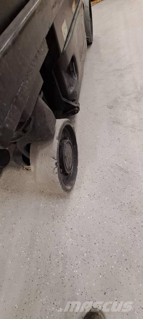 JLG 2630 ES Nůžková zvedací plošina