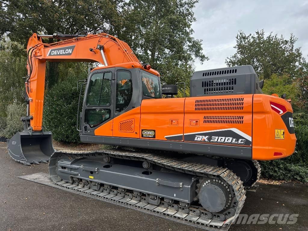 Develon DX 300 LC-7M Pásová rýpadla