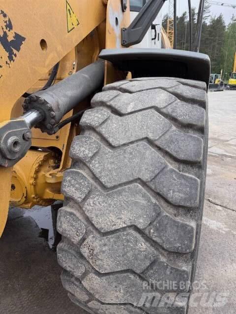Liebherr L 566 Kolové nakladače