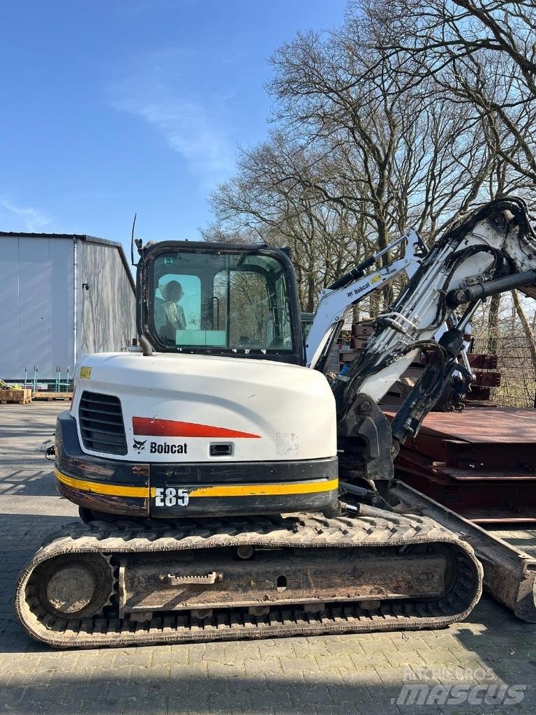 Bobcat E 85 Midi rýpadla 7t - 12t