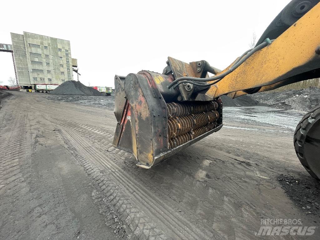 Liebherr L 580 Kolové nakladače