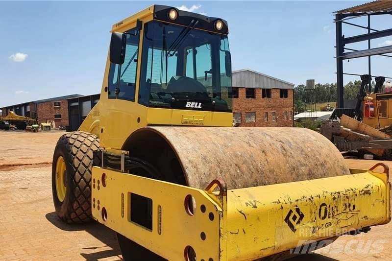Bomag BW212D-40 Kombinované válce