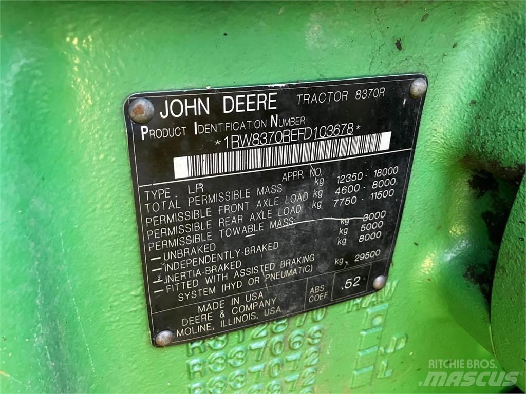 John Deere 8370R Traktory