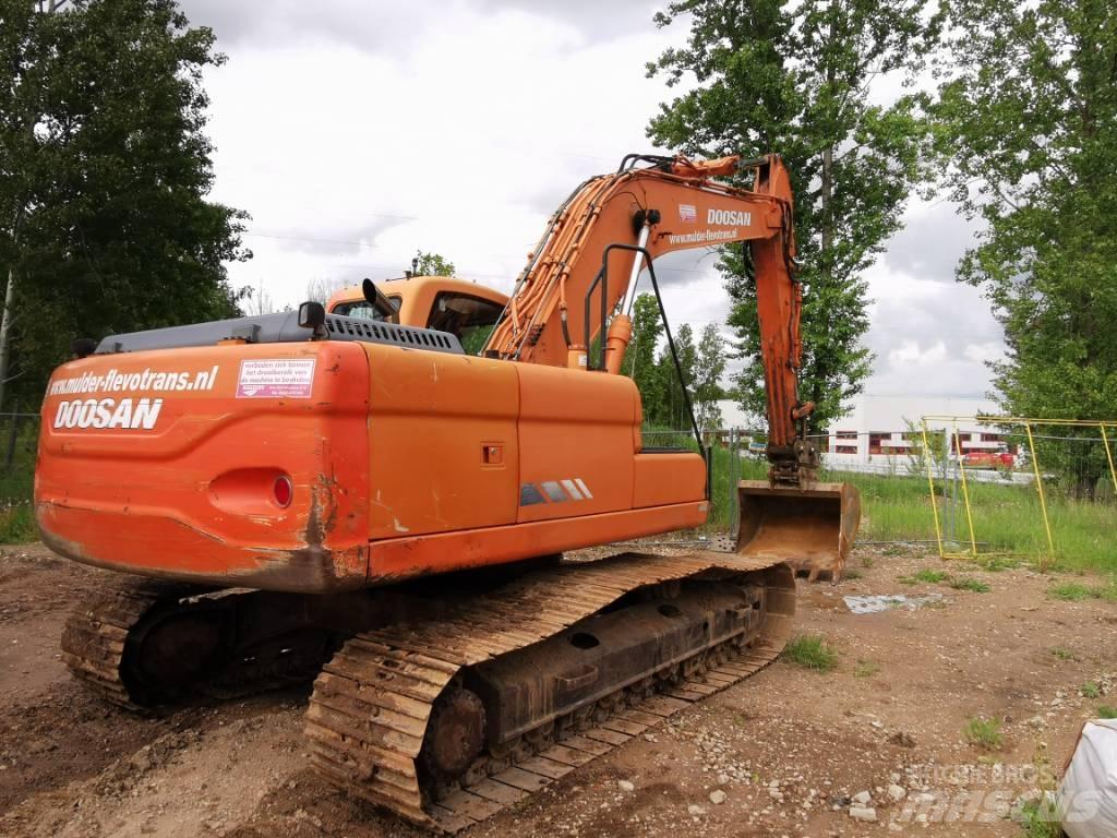 Doosan DX 225 LC Pásová rýpadla