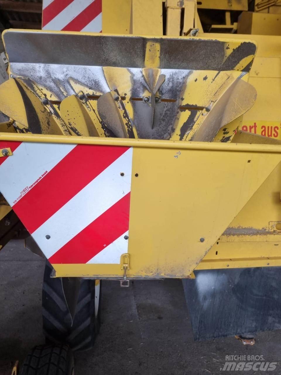 New Holland TF 76 Sklízecí mlátičky
