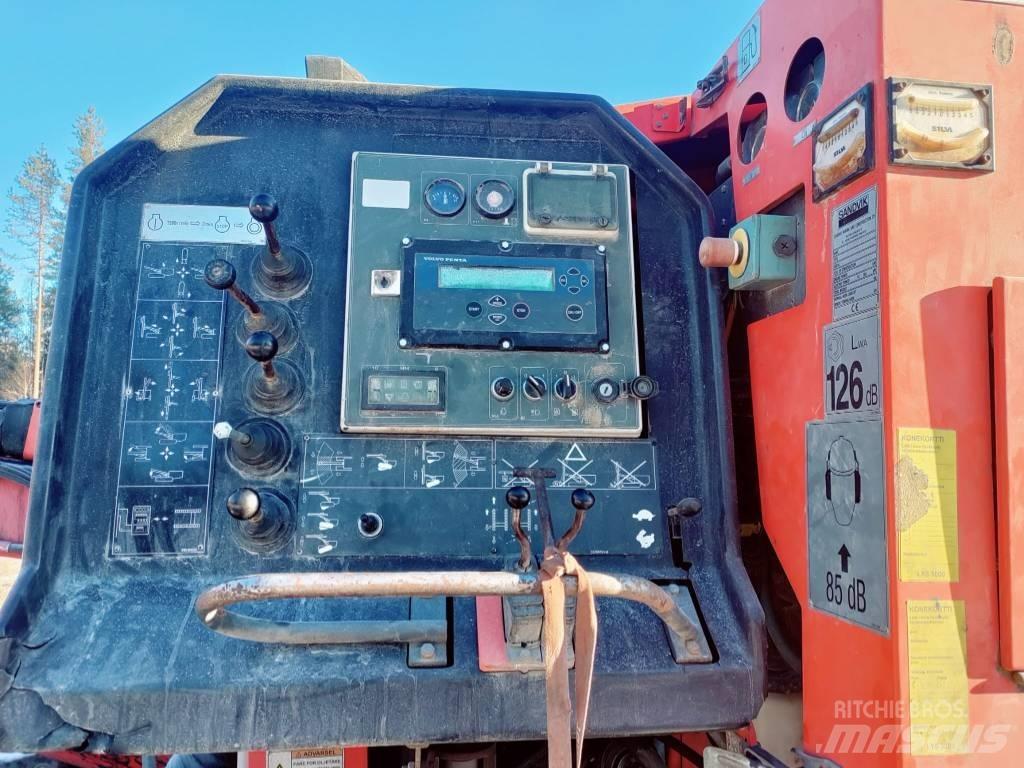 Sandvik DC 560 Povrchové vrtací stroje