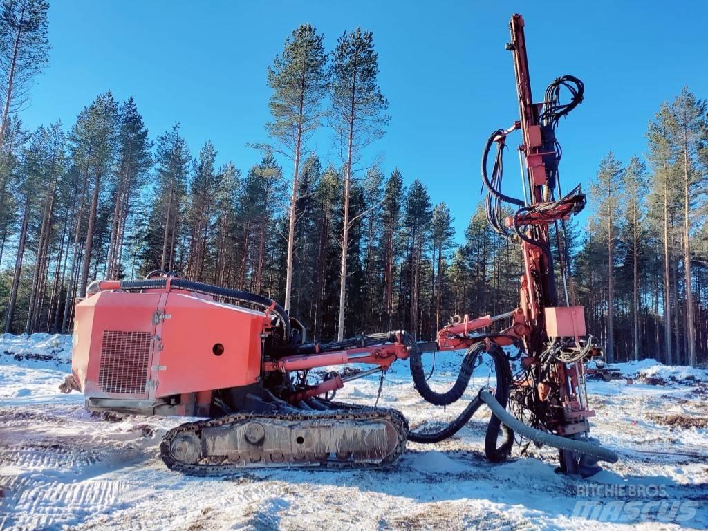Sandvik DC 560 Povrchové vrtací stroje