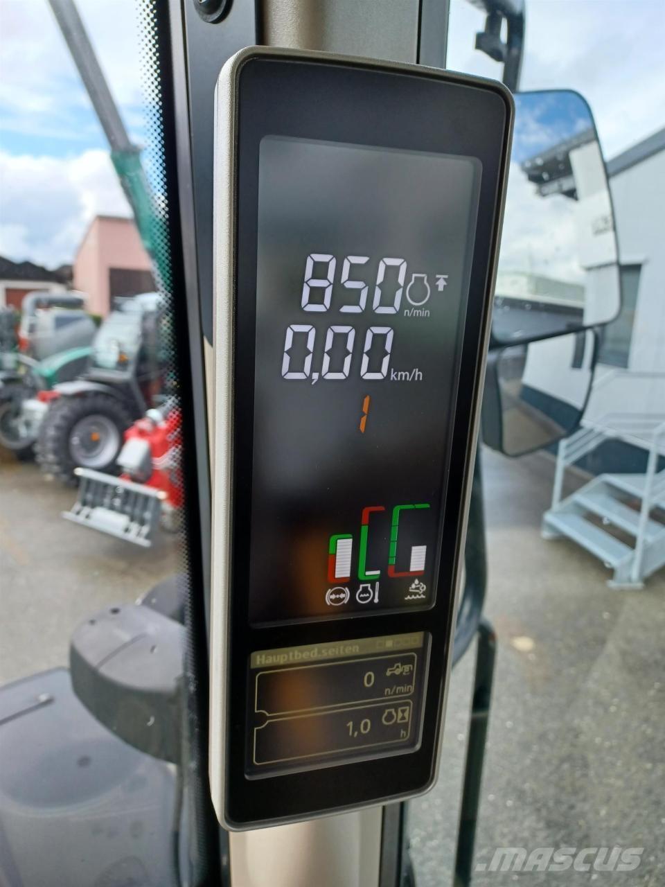 John Deere 6110M Traktory