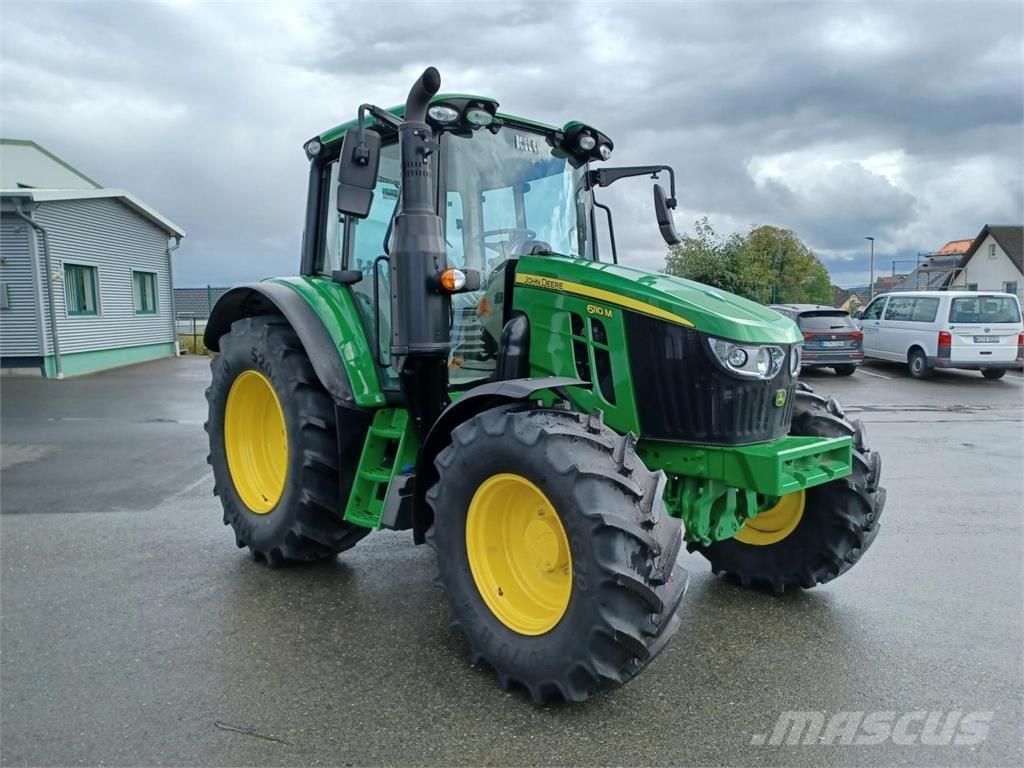 John Deere 6110M Traktory