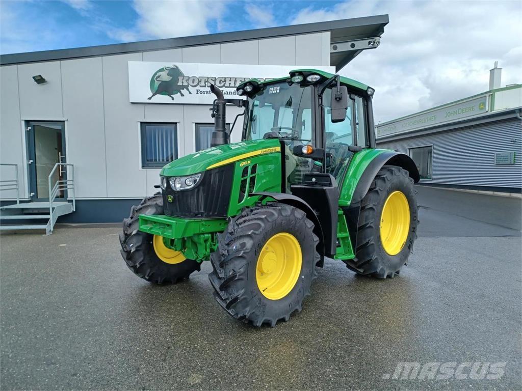 John Deere 6110M Traktory