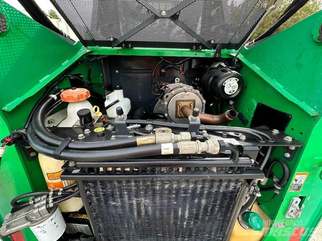 John Deere 312GR Smykem řízené nakladače