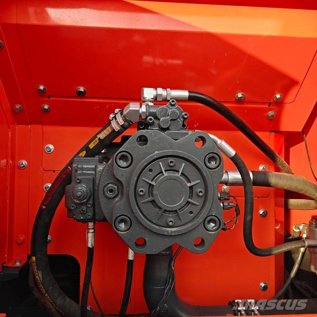Doosan DX300LC-9C Pásová rýpadla
