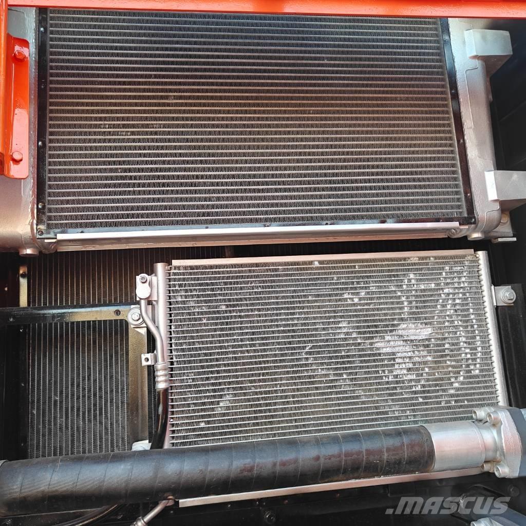Doosan DX300LC-9C Pásová rýpadla