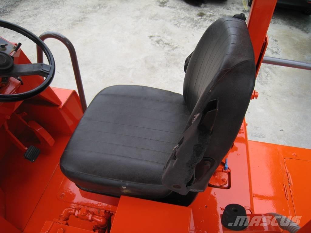 Sakai TZ 701 Pneumatikové válce