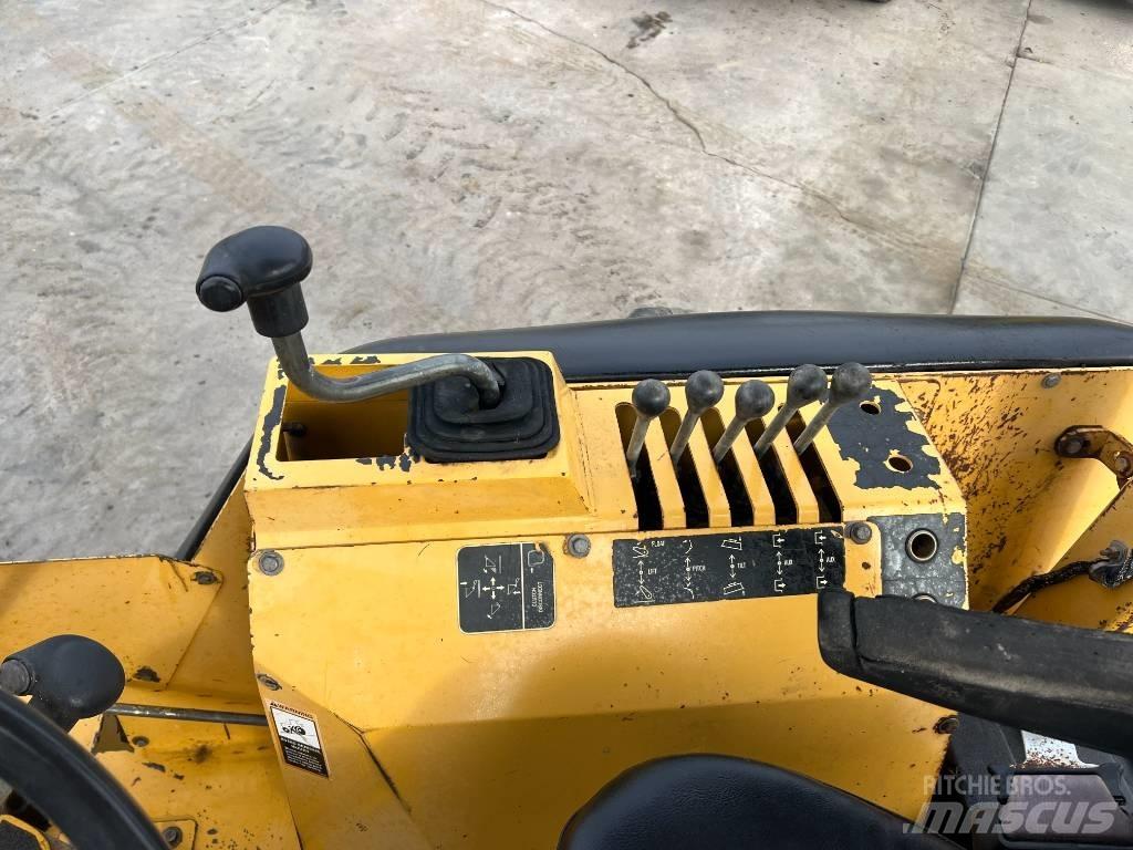 John Deere 210 LE Čelní nakladače a rypadla