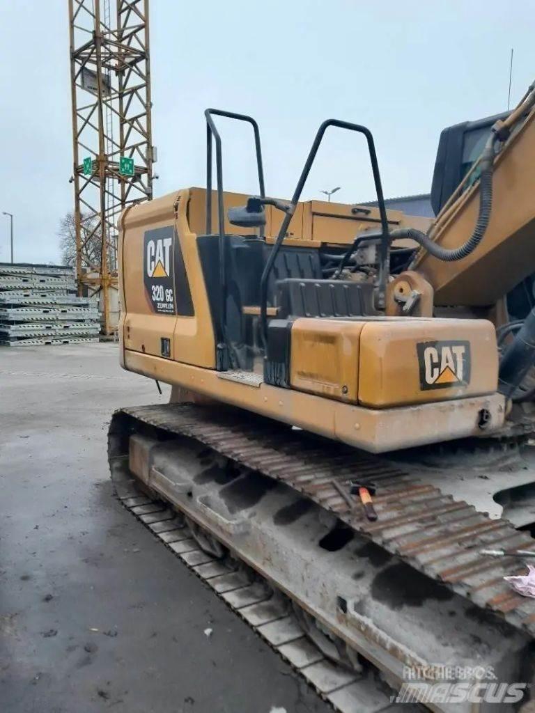 CAT 320 Pásová rýpadla