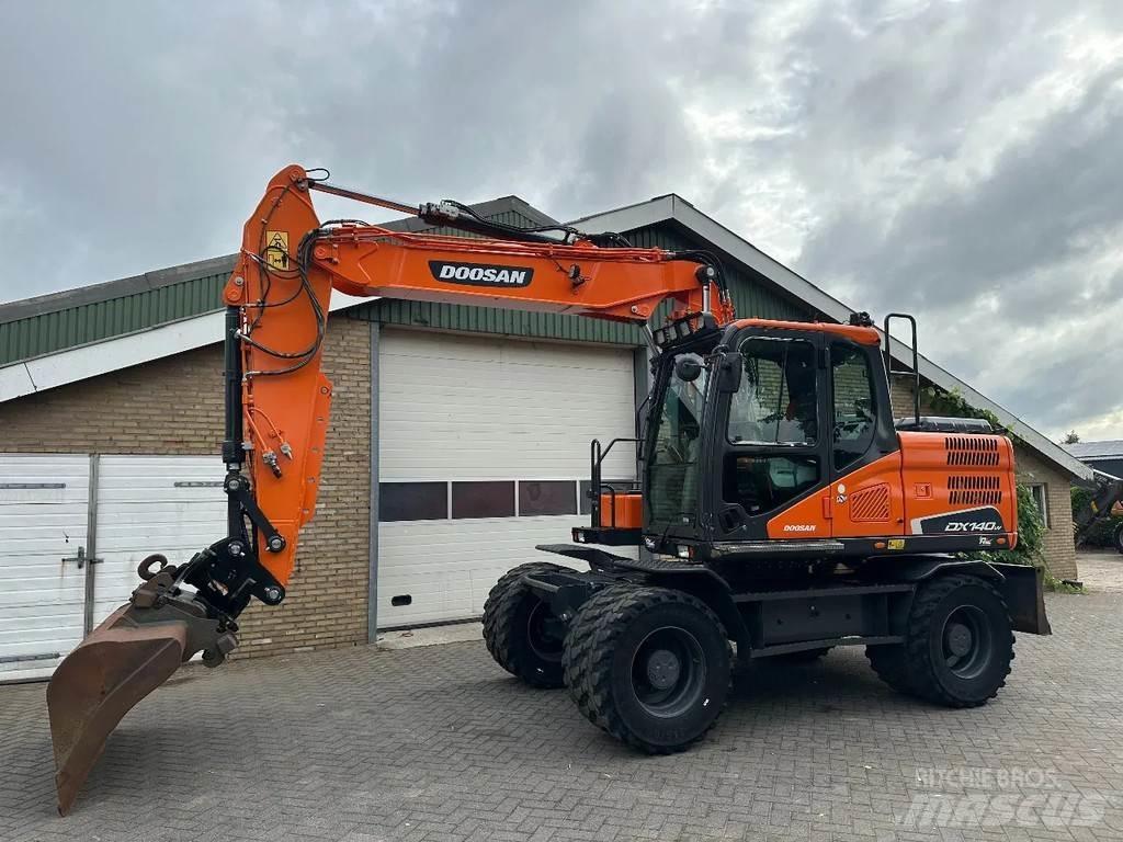 Doosan DX140W-5 Kolová rýpadla