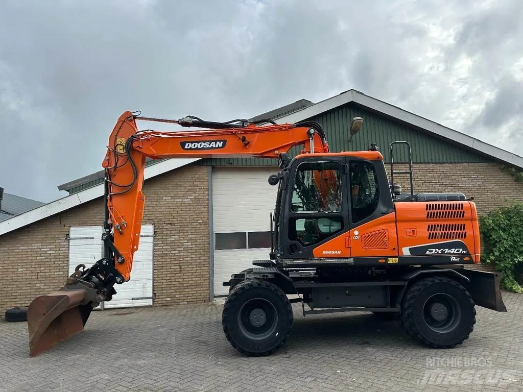 Doosan DX140W-5 Kolová rýpadla