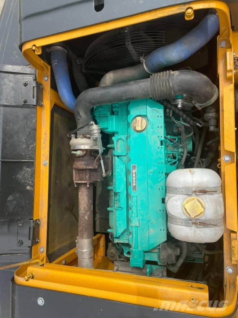 Volvo EC 210 Midi rýpadla 7t - 12t