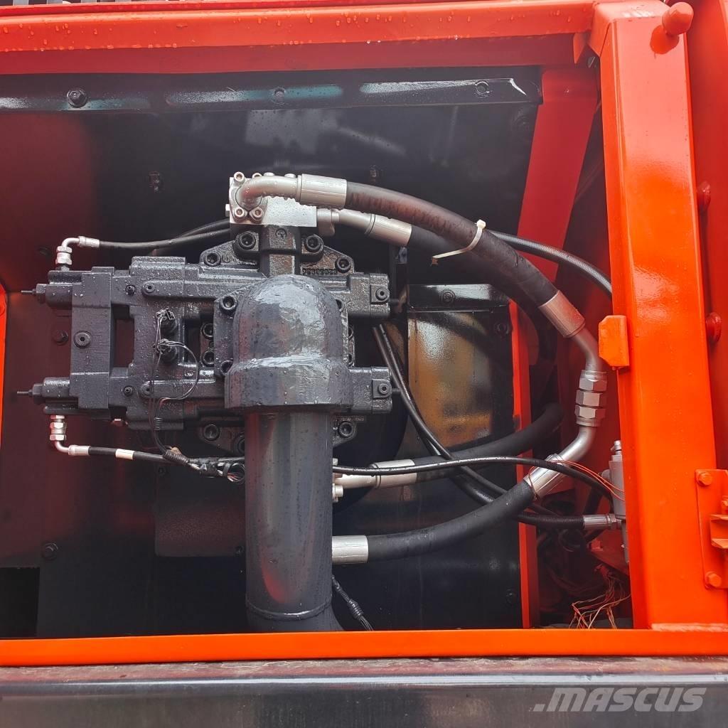 Doosan DX 340 LC Pásová rýpadla