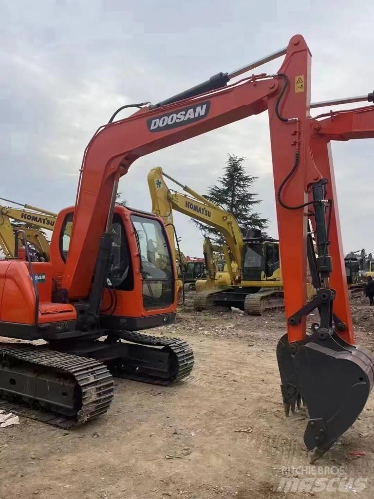 Doosan DX 80 Midi rýpadla 7t - 12t