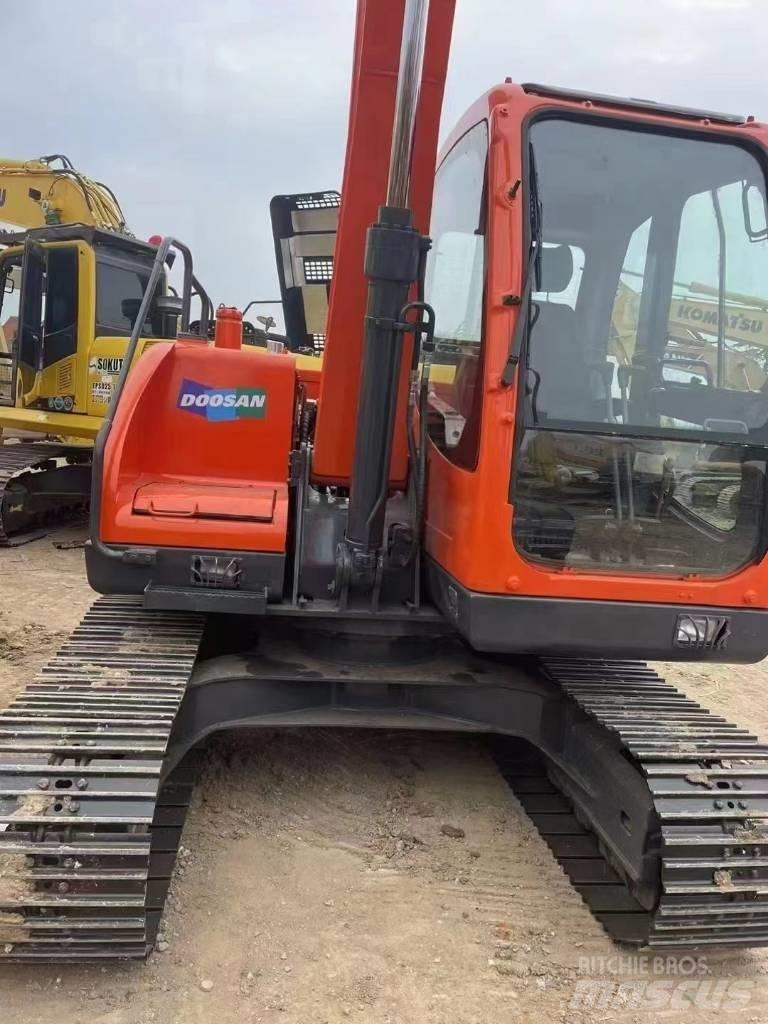 Doosan DX 80 Midi rýpadla 7t - 12t