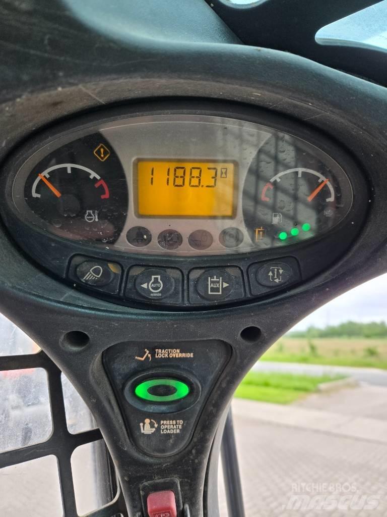 Bobcat S 770 Smykem řízené nakladače