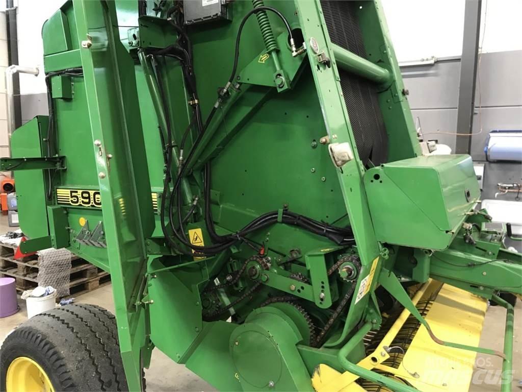 John Deere 590 Lis na hranaté balíky