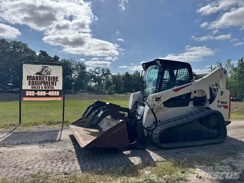 Bobcat T 750 Smykem řízené nakladače