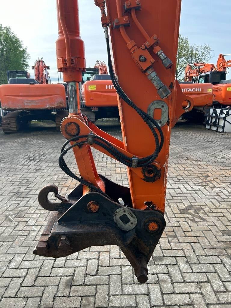 Hitachi ZX 140 W-3 Kolová rýpadla