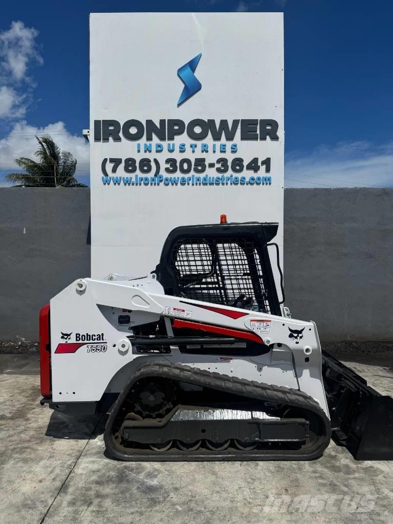 Bobcat T 550 Smykem řízené nakladače
