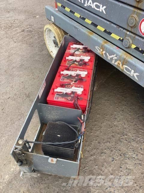 SkyJack SJ III 3226 Nůžková zvedací plošina